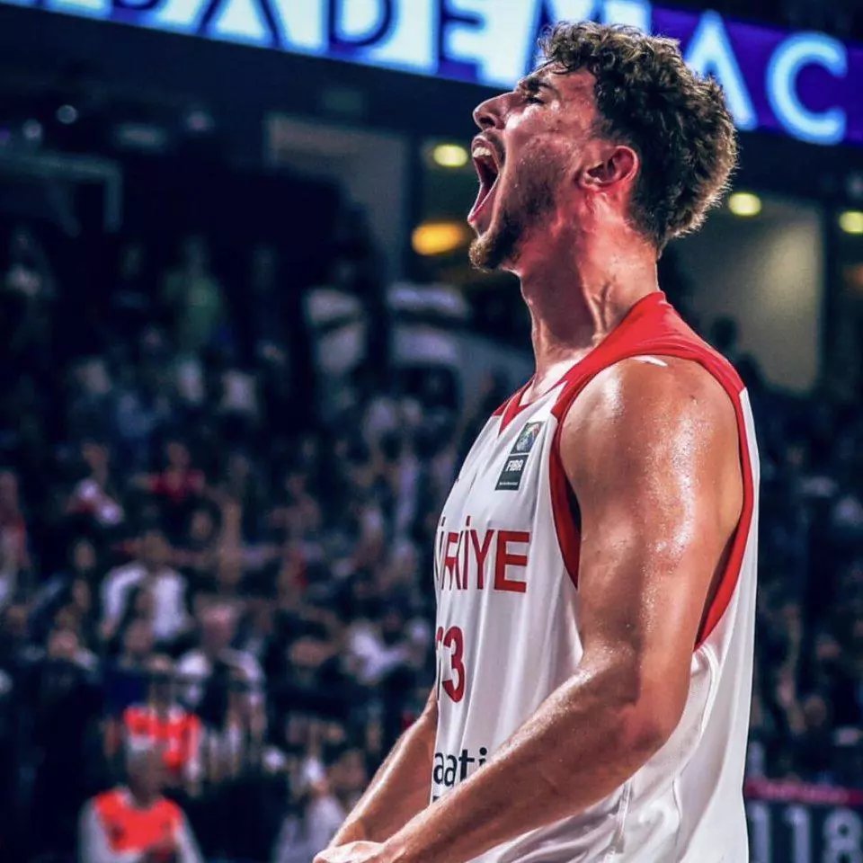 kaiyun官网-关于尤文图斯观众热烈欢呼！，莱万多夫斯基迎来二十赛季出色发挥赛场气氛高涨的信息