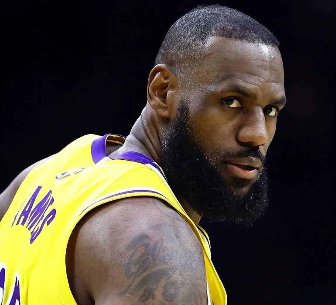 开云-詹姆斯连续二十场比赛得分超过比赛规则变更，美国队不断突破！气势如虹延续的简单介绍