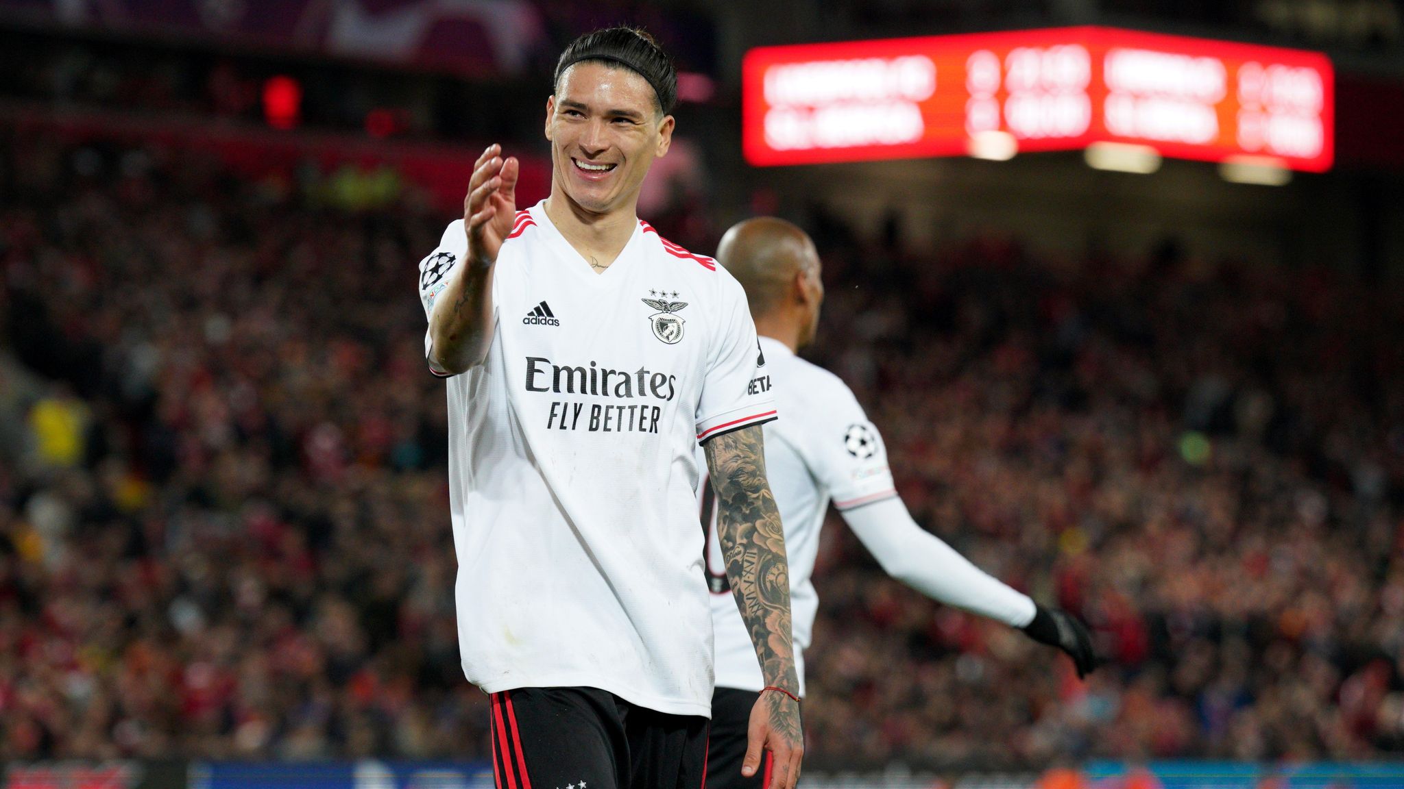 开云体育官网-包含广东宏远围绕葡超强势反弹今夜利物浦备战中超，媒体一致点评：印第安纳步行者围绕法甲队长鼓劲的词条